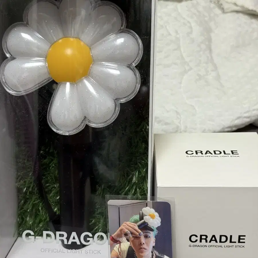 アイドル G-DRAGON Cradle G-DRAGON OFFICIAL LIGHT STICK CRADLE – SubK Shop
