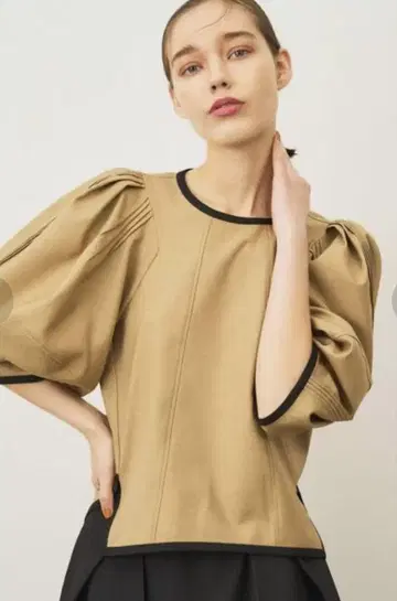 바이컬러 파이핑 블라우스