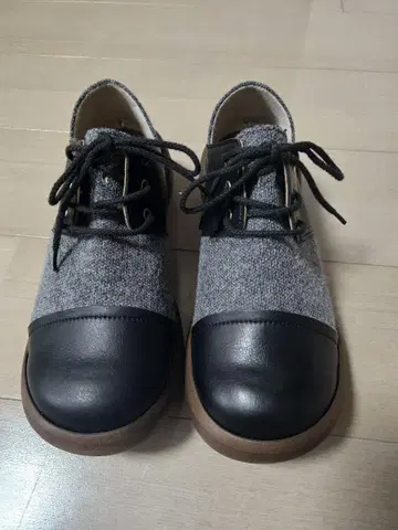 울 가죽 로퍼