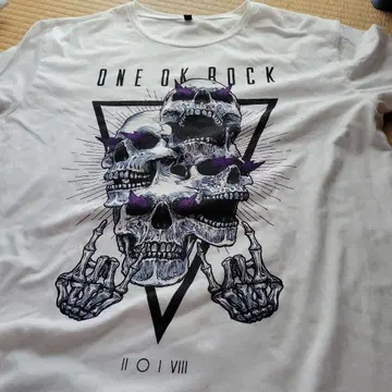 ONE OK ROCK 스컬 디자인 티셔츠 M