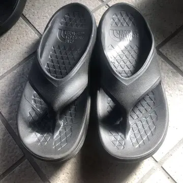 THE NORTH FACE 블랙 리커버리 샌들