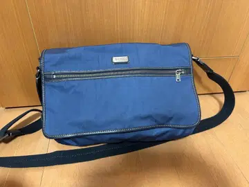 네이비 나일론 숄더백