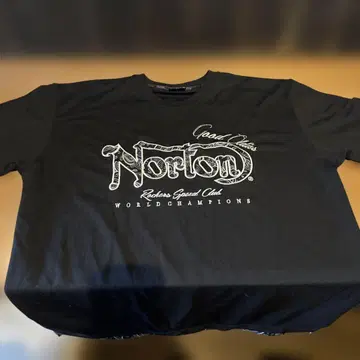 Norton 블랙 티셔츠