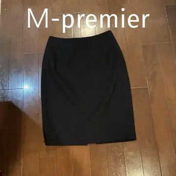 M-premier 블랙 타이트 스커트 울 혼방