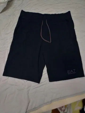 EA7 블랙 숏 팬츠