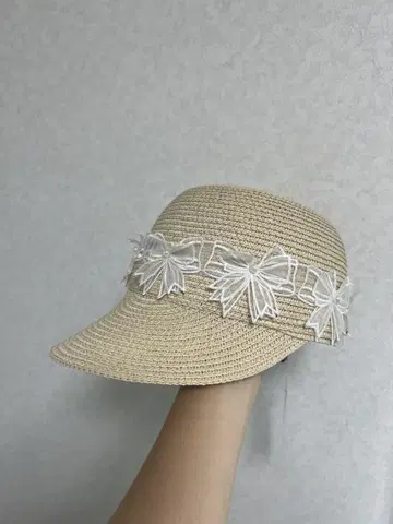 베이지 밀짚모자 리본 장식 토코 토코 클로젯