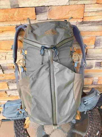 Mystery Ranch 쿨리 40l + 윙맨 덤
