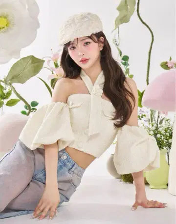 Darich 다리치 홀터넥 오프숄더 트위드 상의 화이트