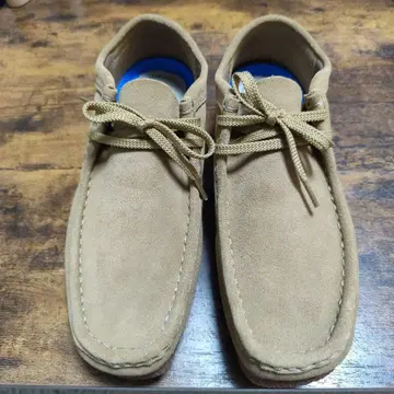 Clarks Collection 베이지 스웨이드 로퍼