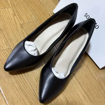 미사용 새상품 박스 포함 블랙 스틸레토 펌프스 36