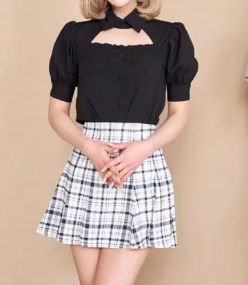 다리치 데콜테 오픈 디자인 블라우스