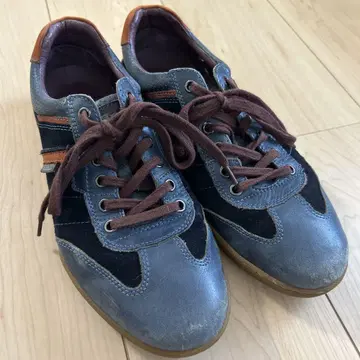 피코리노스 가죽 스니커즈