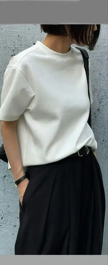 se.tu 페롤라 화이트 무지 티셔츠