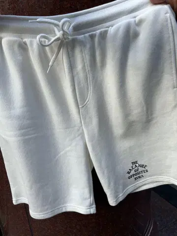 RVCA 화이트 숏 팬츠 M