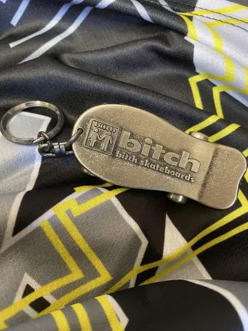 Bitch skateborads 키링