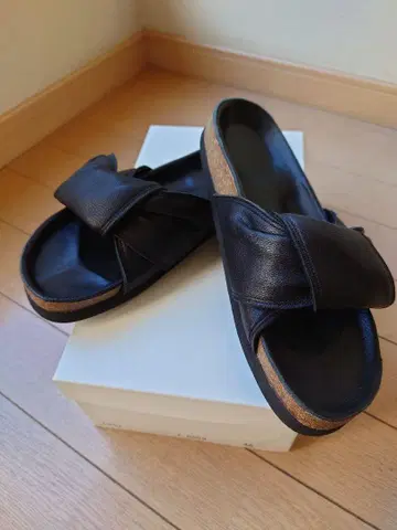 파드칼레 가죽 샌들 (블랙)