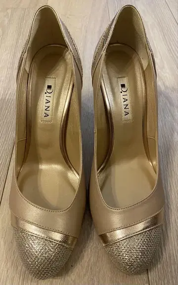 DIANA 베이지 하이힐 (9cm 힐) 사이즈 24cm