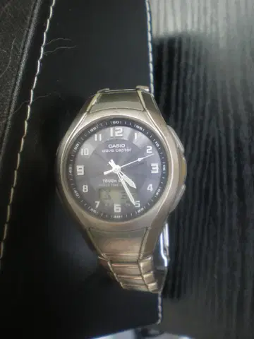 CASIO WAVE CEPTOR 터프한 디자인 시계