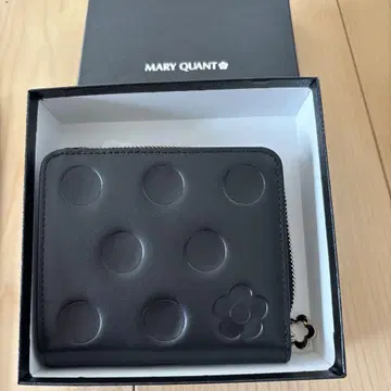 MARY QUANT 블랙 두겹 지갑 도트 엠보싱 지갑