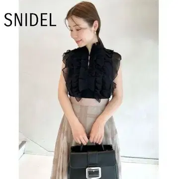 택 포함 미사용 스나이델 슬리브리스 니트 프릴 블랙 블라우스 블랙