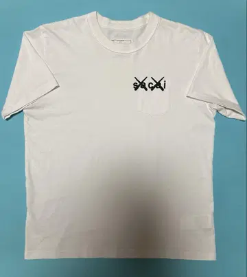 사카이 x 카우스 콜라보 티셔츠