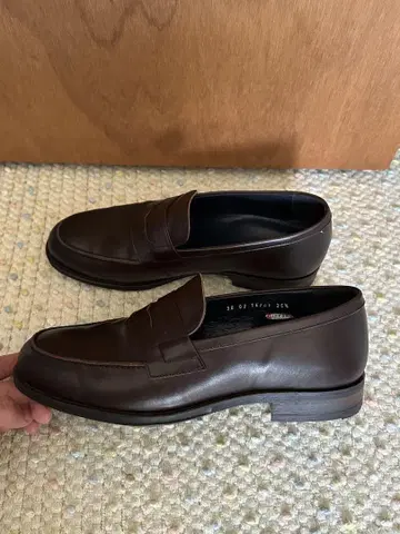 브라운 가죽 로퍼 25.5cm