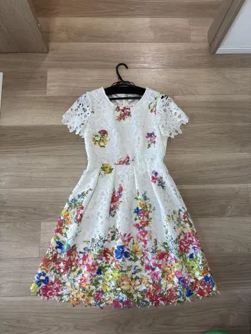 Rose Tiara 꽃무늬 입체 레이스 드레스