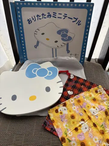 키티 책상 (덤으로 복조리 포함)