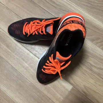 DIADORA 러닝화 블랙/오렌지