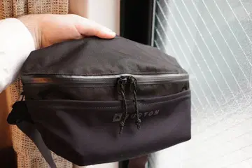 BURTON 블랙 숄더백