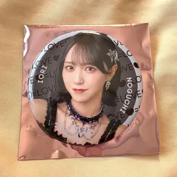 노구치 이오리 블랙 의상 캔뱃지