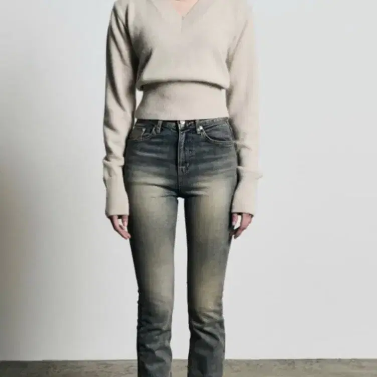 【BOHEMIAN SEOUL】KNEE OPEN RIPPED WIDE JEANS (GRAY) BOHEMIAN SEOUL | 보헤미안서울 Bohemian Seoul) KNEE OPEN