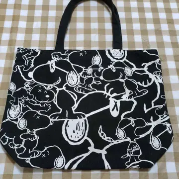 유니클로 KAWS PEANUTS 스누피 토트백