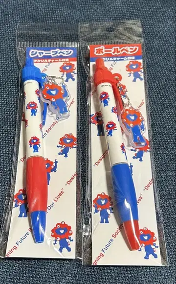 아크릴 참이 포함된 샤프 펜과 볼펜 세트