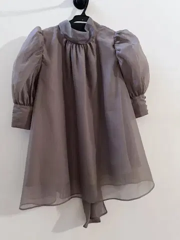 SNIDEL 스나이델 하프 슬리브 오간자 블라우스 보타이