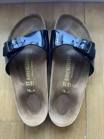 BIRKENSTOCK 블랙 샌들 37