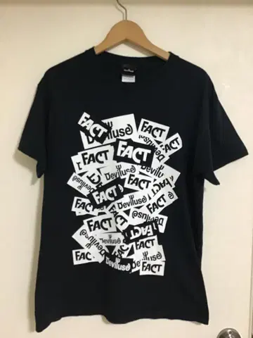 FACT NTHEATO 그래픽 티셔츠 블랙