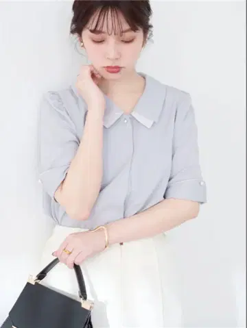 내추럴 꾸뛰르 osono 배색 레이어드 카라 삼각형 커프스 블라우스
