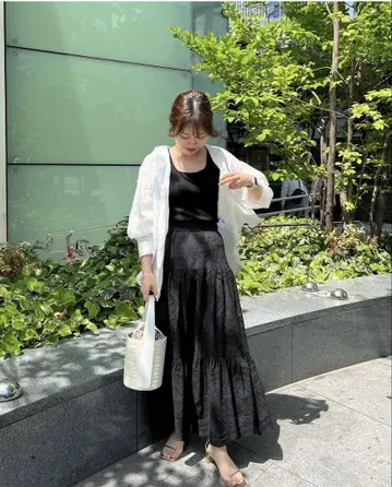 (택 포함 새상품) 루니 자수 티어드 롱 스커트 블랙 40