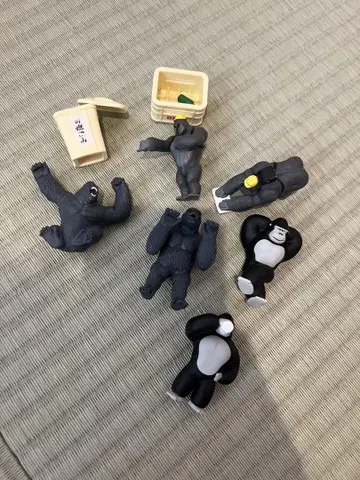 고릴라 피규어
