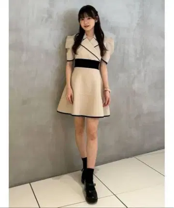 rienda 테일러드 칼라 미니 플레어 하프 니트 원피스 M 사이즈