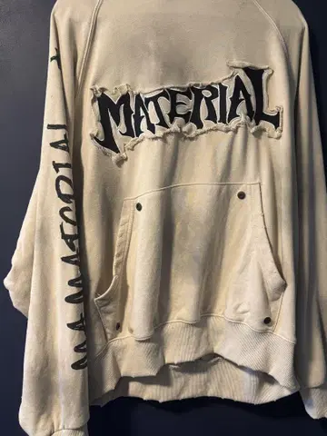 MATERIAL 후드 부착 후드티 크림색