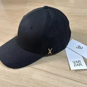블랙 심플 캡 X 마크 포함