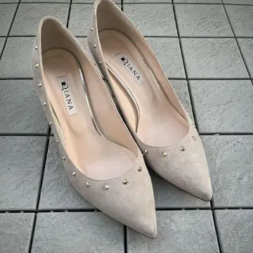 다이애나 베이지 펌프스