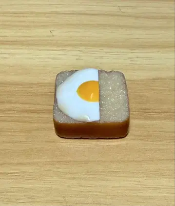 지브리 파크 한정판 천공의 성 라퓨타 눈알이 들어간 빵 마그넷