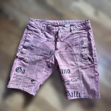 Galliano 신문 프린트 숏 팬츠 사이즈 48