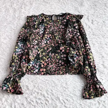 ZARA 자라 베이직 미니 꽃무늬 긴팔 티셔츠 스페인산 XS