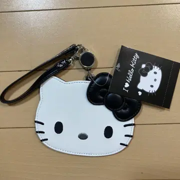 미사용 새상품 헬로키티 블랙 패스 케이스