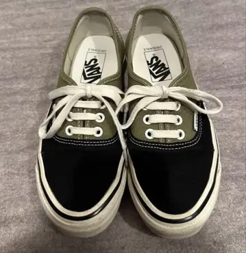 VANS 오센틱 반스 볼트 블랙 올리브 23.5