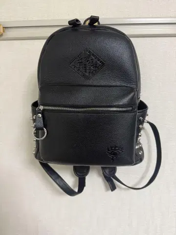 KRY 스터드 백팩 실버 블랙